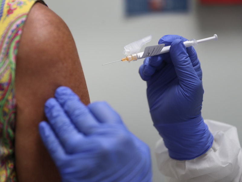 Vaccinations are still encouraged to defend against Omicron variant (Photo/File photo)
